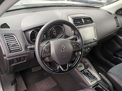 Used 2025 Mitsubishi Outlander Sport SE AWD/4WD image 13