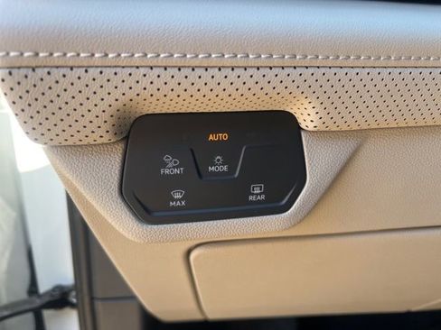 New 2026 Volkswagen Atlas SE image 13