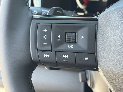 New 2026 Nissan Pathfinder Platinum w/ Cargo Package FWD image 11