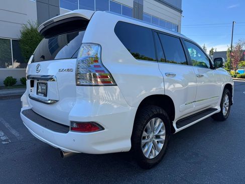Used 2016 Lexus GX 460 w/ Premium Package AWD/4WD image 10