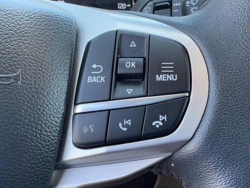 Used 2023 Ford Explorer XLT image 18