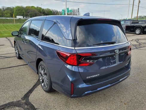 New 2026 Honda Odyssey Touring image 3