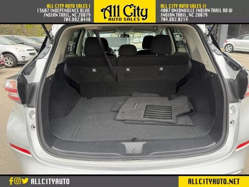 Used 2017 Nissan Murano SV image 35