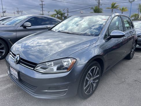 Used 2015 Volkswagen Golf SE FWD image 2