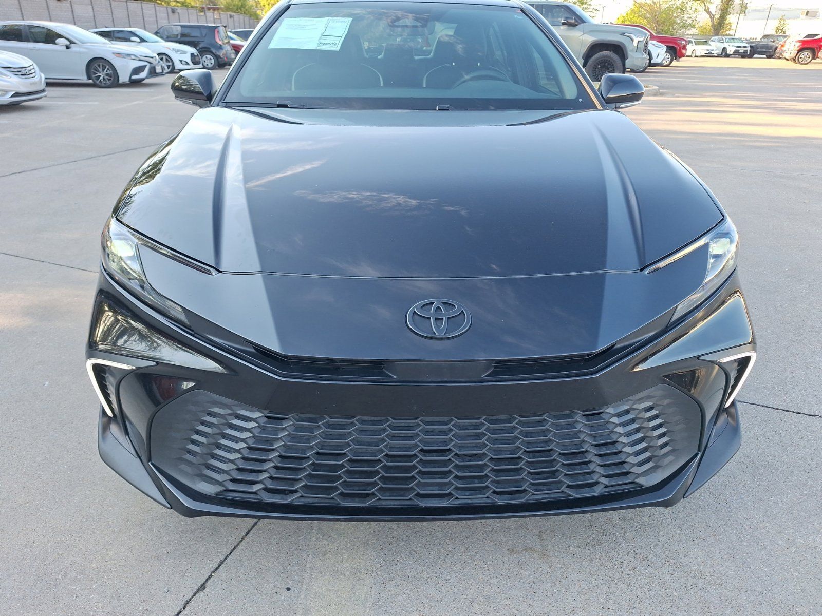 Used 2025 Toyota Camry SE w/ Convenience Package FWD image 9