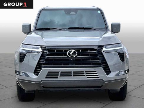 Used 2024 Lexus GX 550 w/ Accessory Package (Z1) AWD/4WD image 4