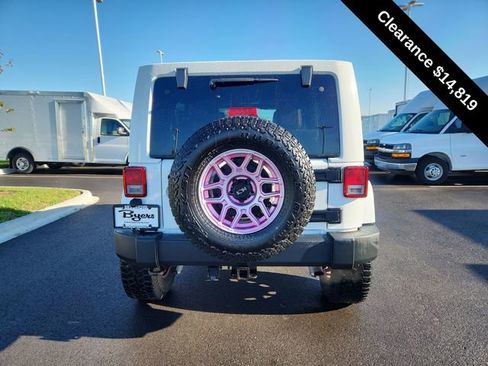 Used 2012 Jeep Wrangler Unlimited Rubicon w/ Dual Top Group image 7