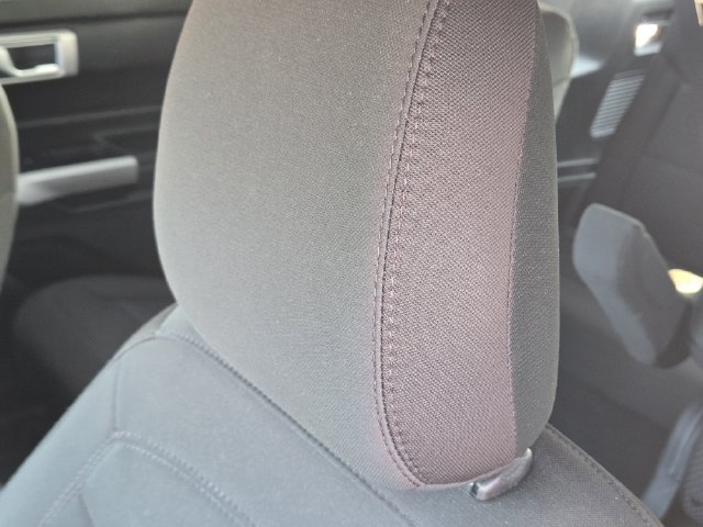 Used 2024 Ford Explorer XLT AWD/4WD image 14