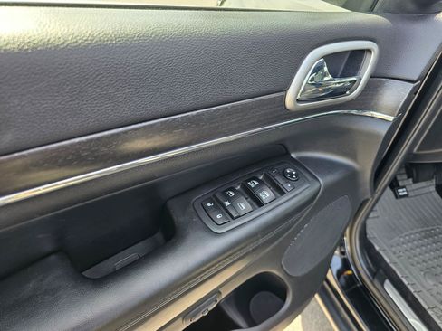 Used 2018 Jeep Grand Cherokee Limited AWD/4WD image 20