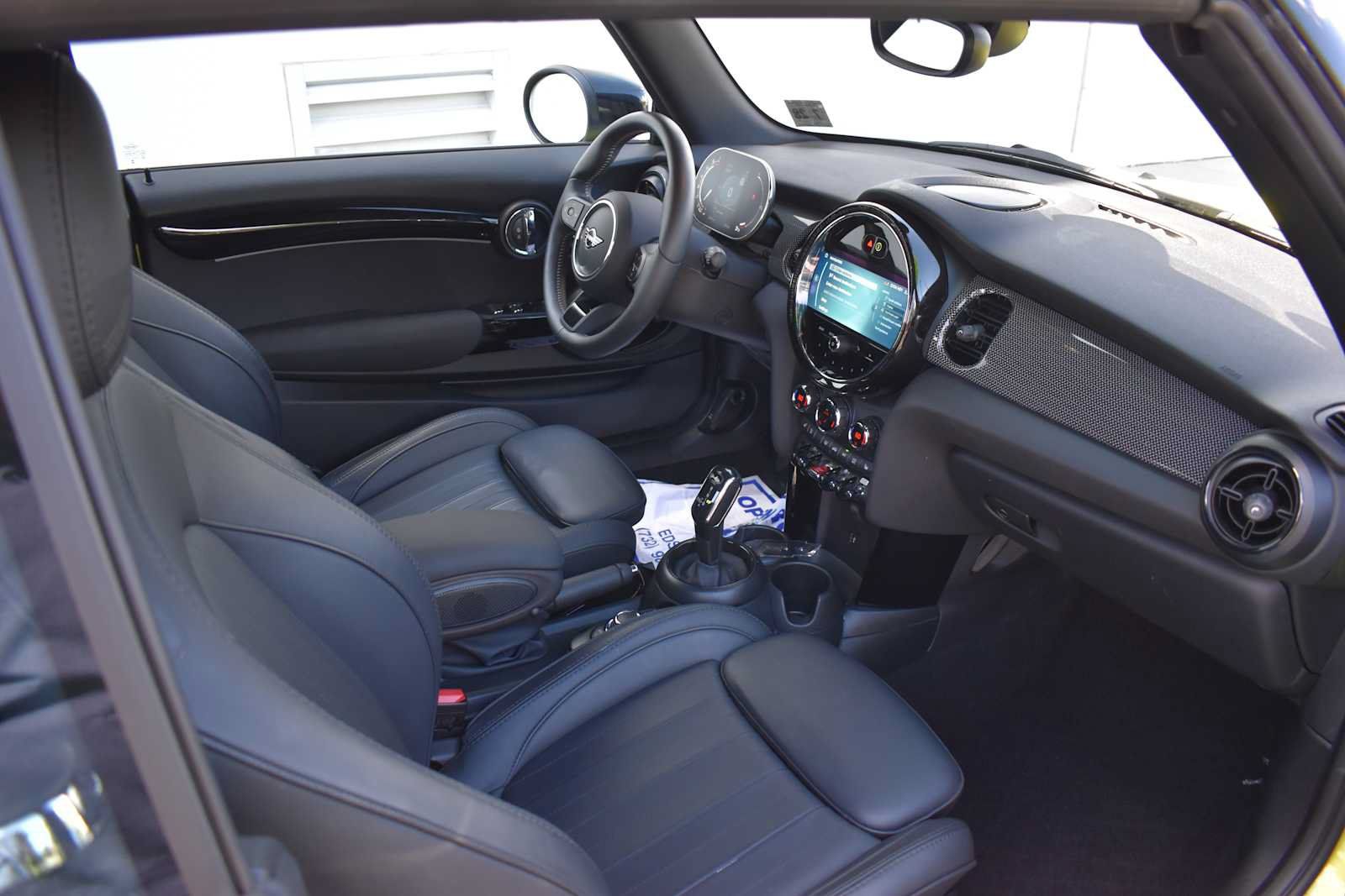 Used 2024 MINI Cooper S w/ Signature Upholstery Package FWD image 9