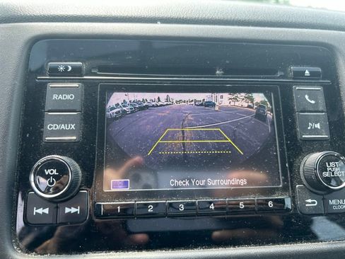 Used 2018 Honda HR-V LX image 7