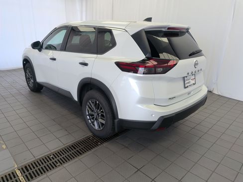Used 2025 Nissan Rogue S FWD image 6