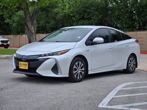 Used 2022 Toyota Prius Prime XLE FWD image 7