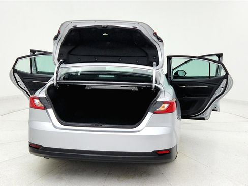 Used 2025 Toyota Camry LE image 30