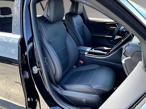 Used 2025 Mercedes-Benz C 300 Sedan image 27