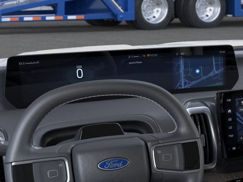 New 2026 Ford Expedition Platinum image 13