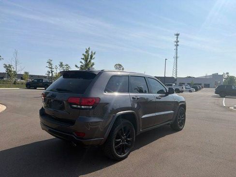 Certified 2019 Jeep Grand Cherokee Altitude AWD/4WD image 5