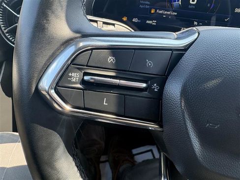 Used 2025 Chevrolet Equinox LT w/ Convenience Package II AWD/4WD image 24