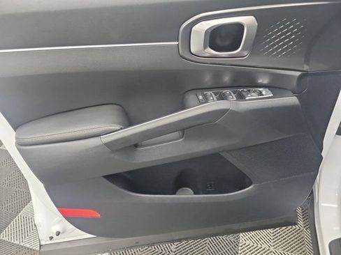 Certified 2023 Kia Sorento S FWD image 19