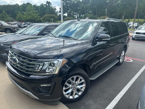 Used 2020 Ford Expedition XLT w/ Equipment Group 202A AWD/4WD image 2