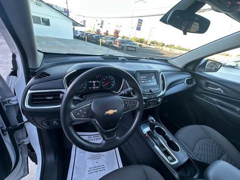 Used 2018 Chevrolet Equinox LT FWD image 24