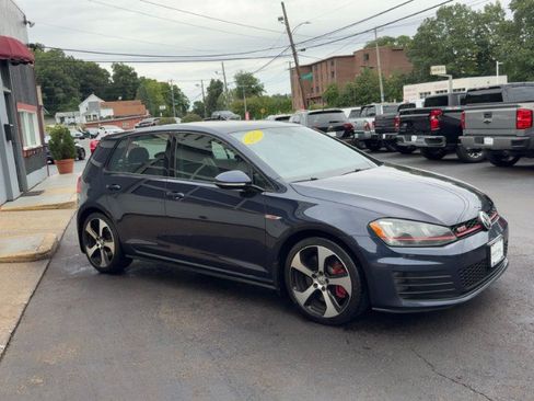 Used 2017 Volkswagen GTI SE FWD image 4