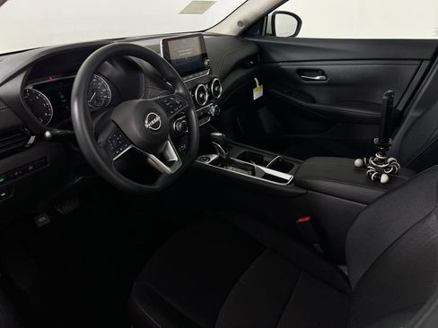 Used 2025 Nissan Sentra SV FWD image 5