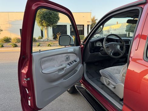 Used 2002 Toyota Tacoma PreRunner RWD image 13