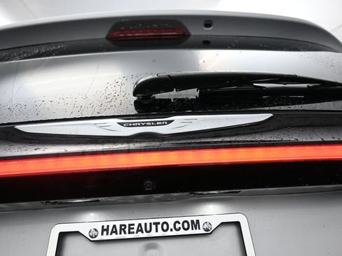 Used 2023 Chrysler Pacifica Touring-L FWD image 26