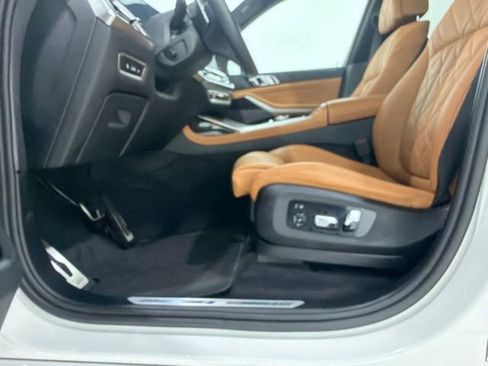Certified 2024 BMW X7 xDrive40i w/ M Sport Package AWD/4WD image 14