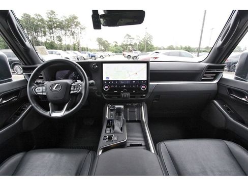 Used 2024 Lexus GX 550 w/ Accessory Package (2T) image 13