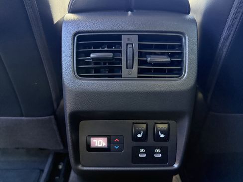 Used 2026 Nissan Rogue Platinum w/ Platinum Premium Package image 15