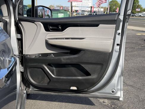 Used 2023 Honda Odyssey Touring image 15