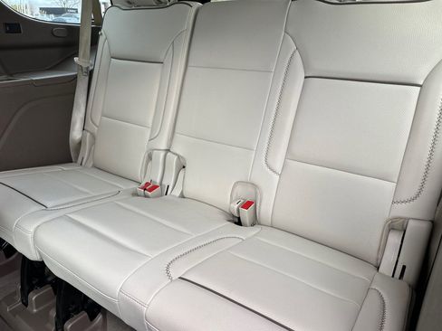 Used 2021 GMC Yukon Denali w/ Denali Premium Package image 18