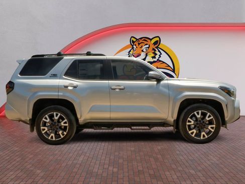 Used 2026 Toyota 4Runner TRD Sport AWD/4WD image 4