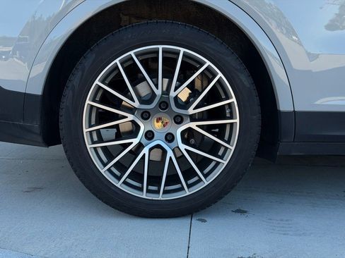 Certified 2023 Porsche Cayenne Platinum Edition AWD/4WD image 20