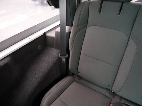 Used 2022 Jeep Wrangler Sport AWD/4WD image 12