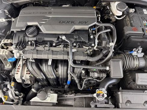 Certified 2025 Hyundai Elantra SEL image 23