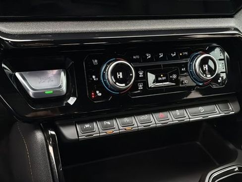 Used 2025 GMC Sierra 1500 AT4 w/ Technology Package image 31