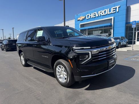 New 2026 Chevrolet Suburban LT w/ Comfort Package image 2