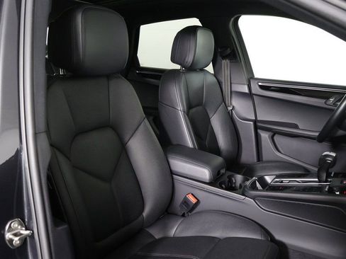 Used 2023 Porsche Macan S AWD/4WD image 32
