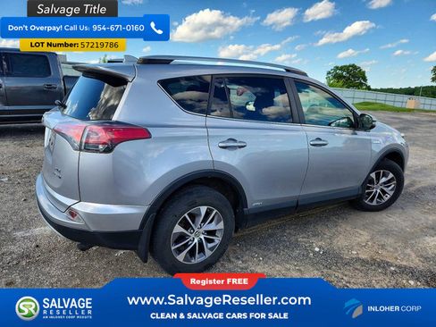 Used 2018 Toyota RAV4 XLE AWD/4WD image 4