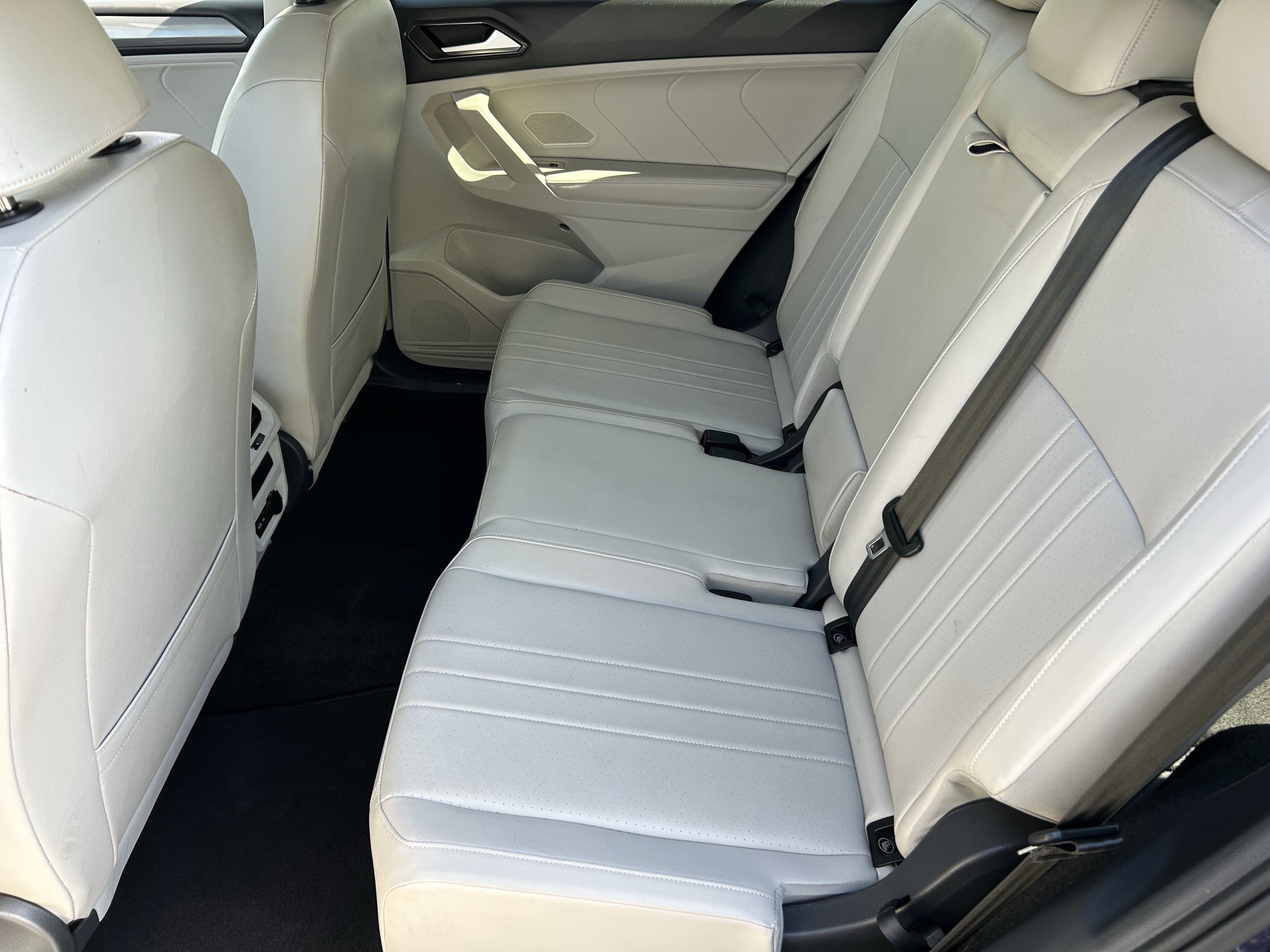 Used 2024 Volkswagen Tiguan SE AWD/4WD image 15