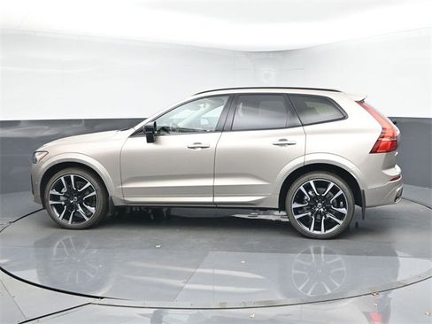 Used 2024 Volvo XC60 B5 Ultimate w/ Protection Package Premier image 5