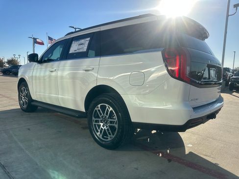 New 2025 Ford Expedition Active image 3