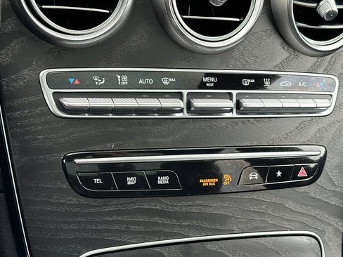 Used 2020 Mercedes-Benz GLC 350e 4MATIC image 24