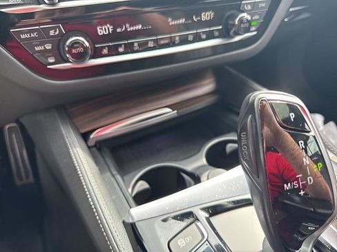 Used 2018 BMW M550i xDrive image 32