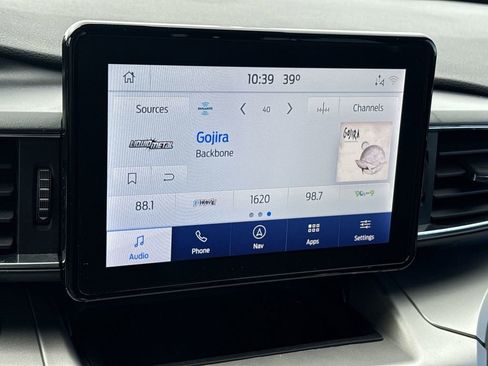 Used 2021 Ford Explorer XLT w/ Equipment Group 202A image 16