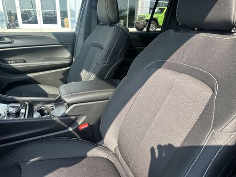 New 2026 Jeep Grand Cherokee Laredo X AWD/4WD image 15