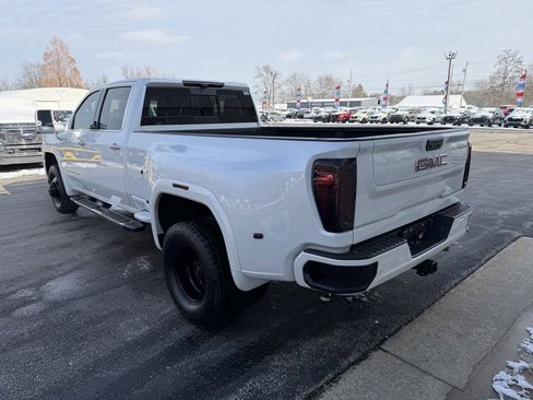 Used 2022 GMC Sierra 3500 Denali w/ Denali Ultimate Package image 37
